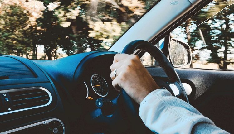 pasiklausymo įranga automobiliuose